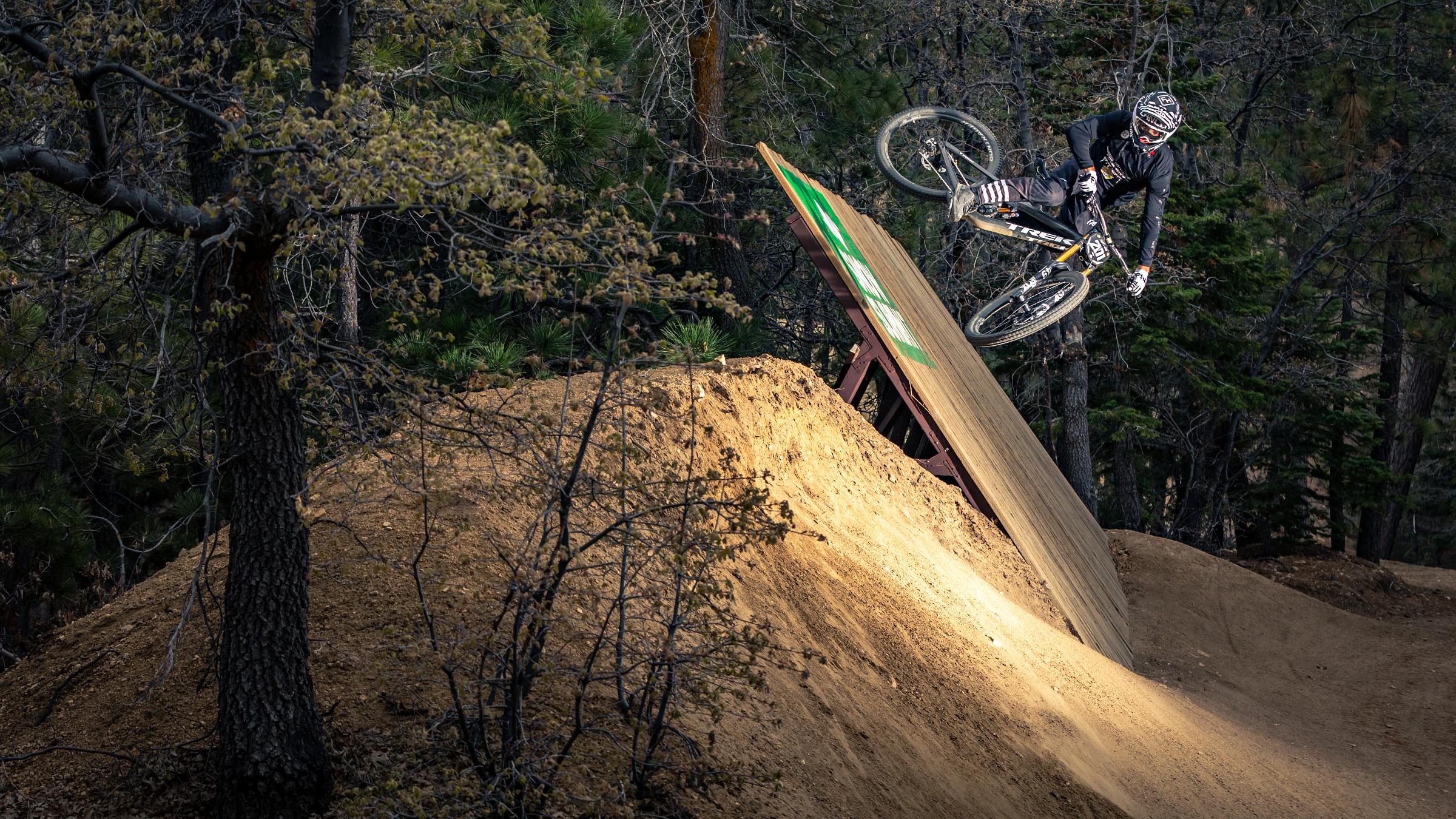 Mtb trail online jumps